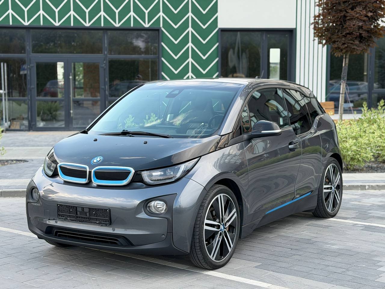 BMW I3