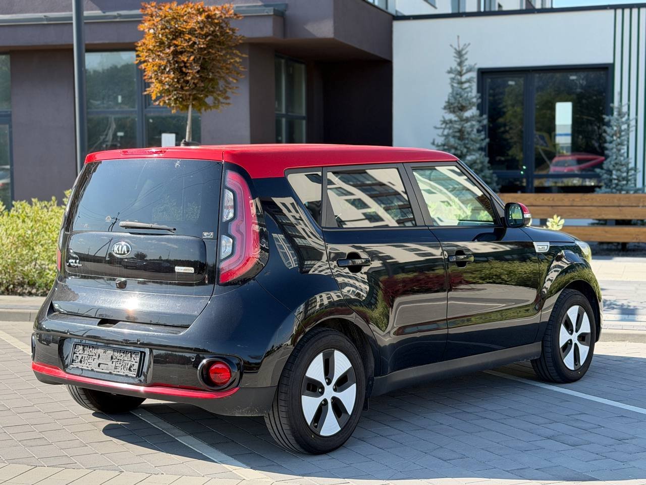Фото - Kia Soul EV #4