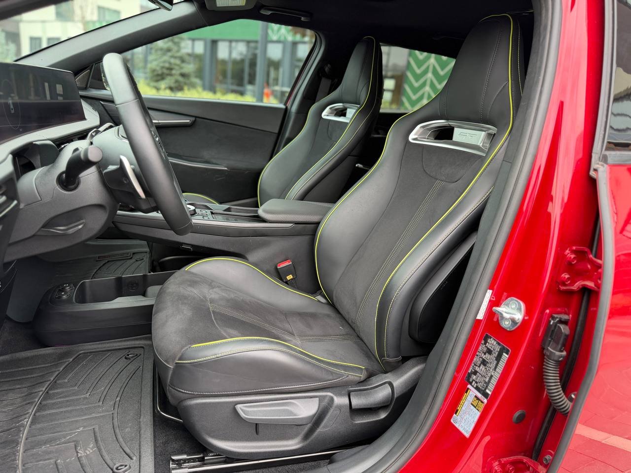 Фото - Kia EV6 #8