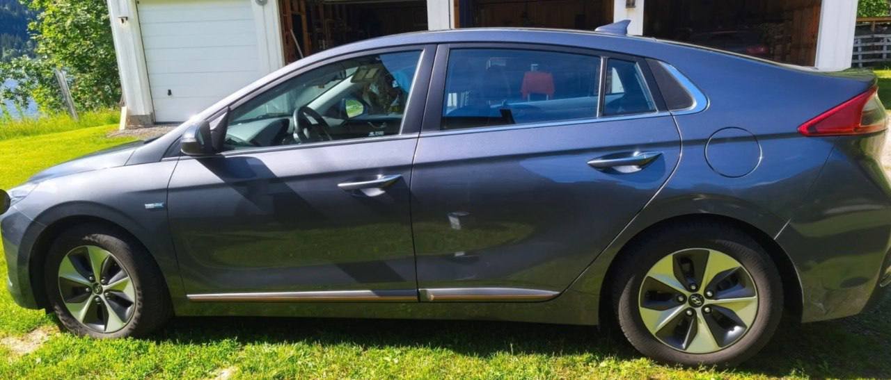 Фото - Hyundai IONIQ #3