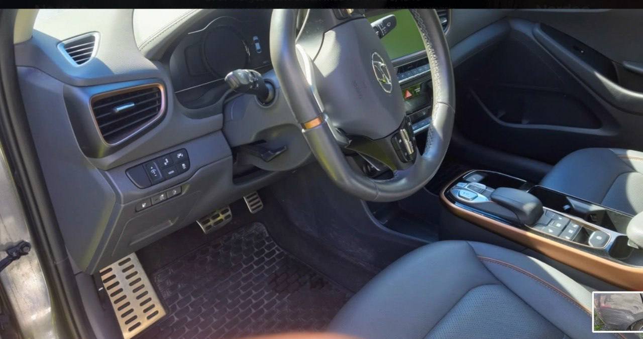 Фото - Hyundai IONIQ #7