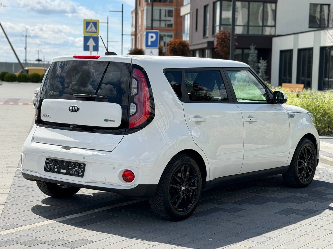 Фото - Kia Soul EV #4