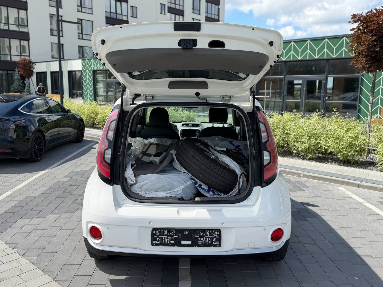 Фото - Kia Soul EV #10
