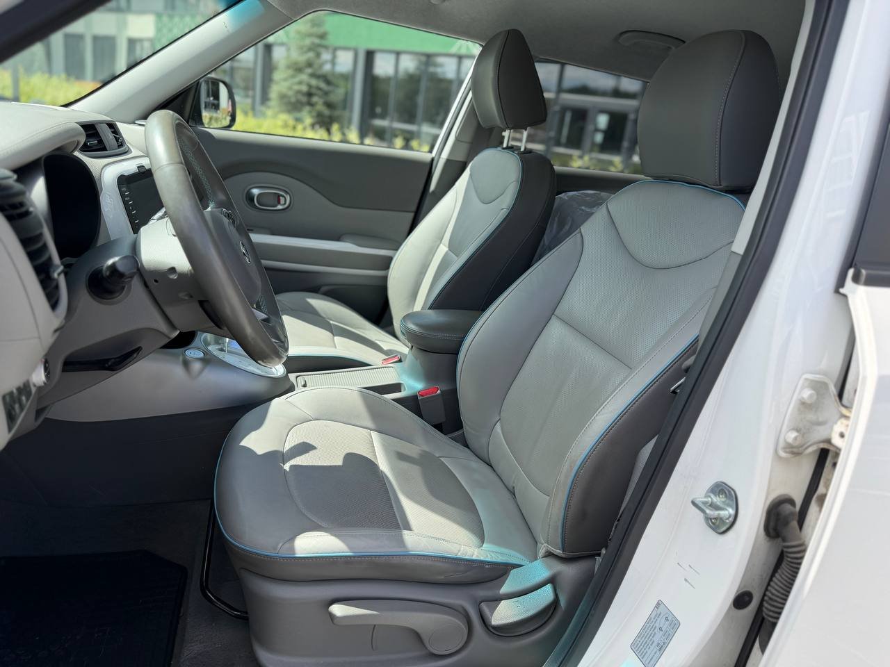 Фото - Kia Soul EV #9