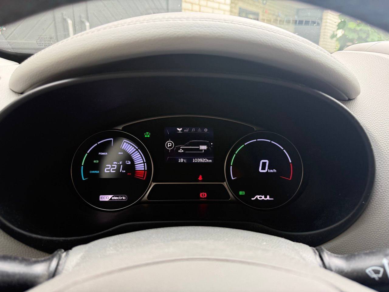 Фото - Kia Soul EV #7