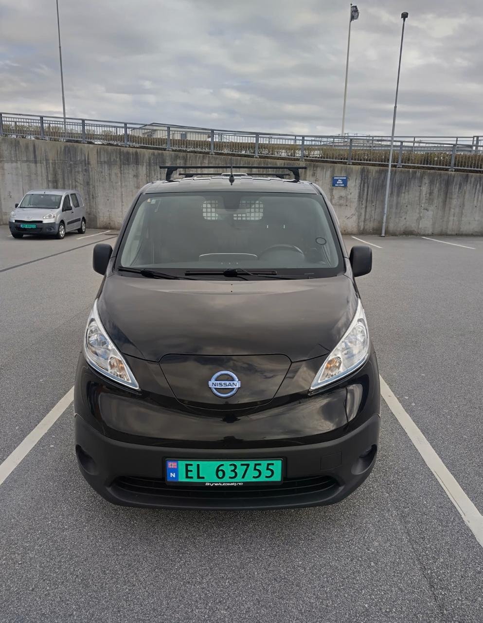 Фото - Nissan E-NV200 #2