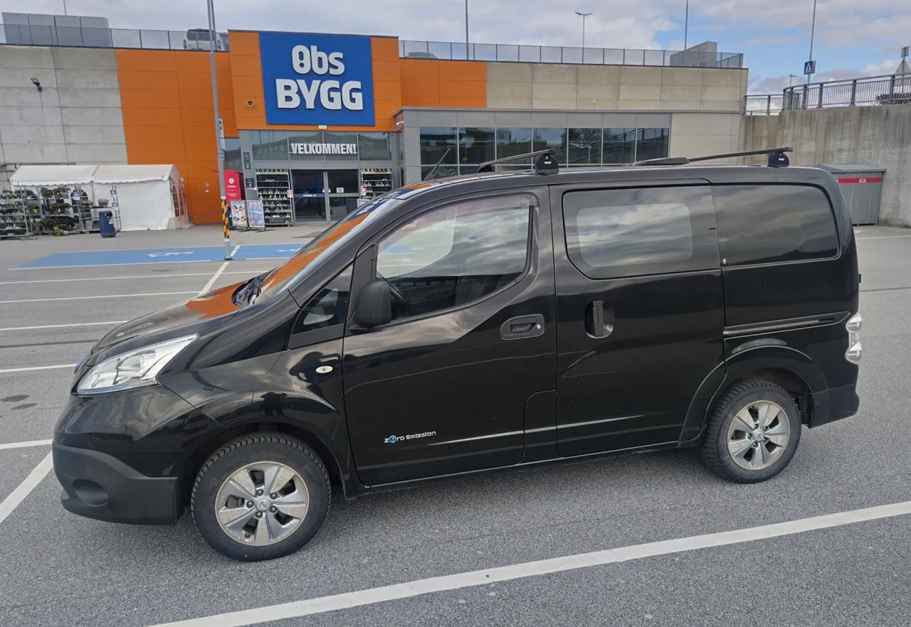 Фото - Nissan E-NV200 #3