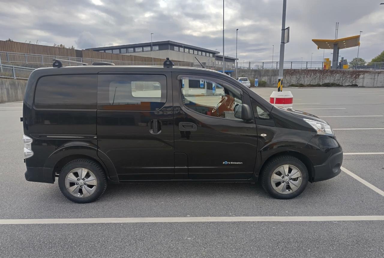 Фото - Nissan E-NV200 #4