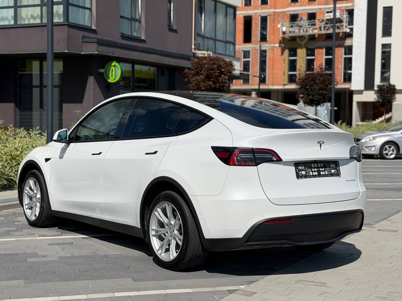 Фото - Tesla Model y #4