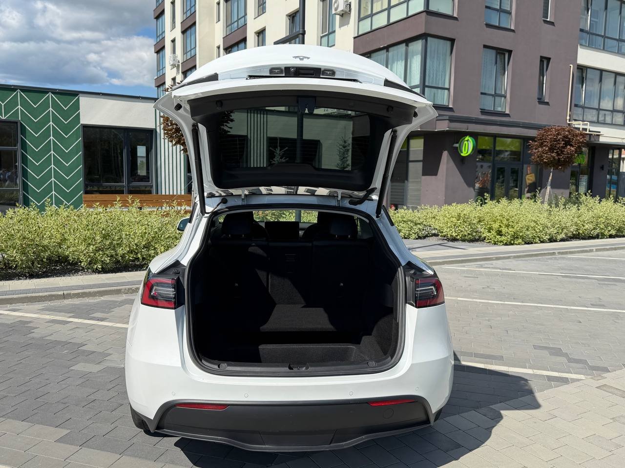 Фото - Tesla Model y #10