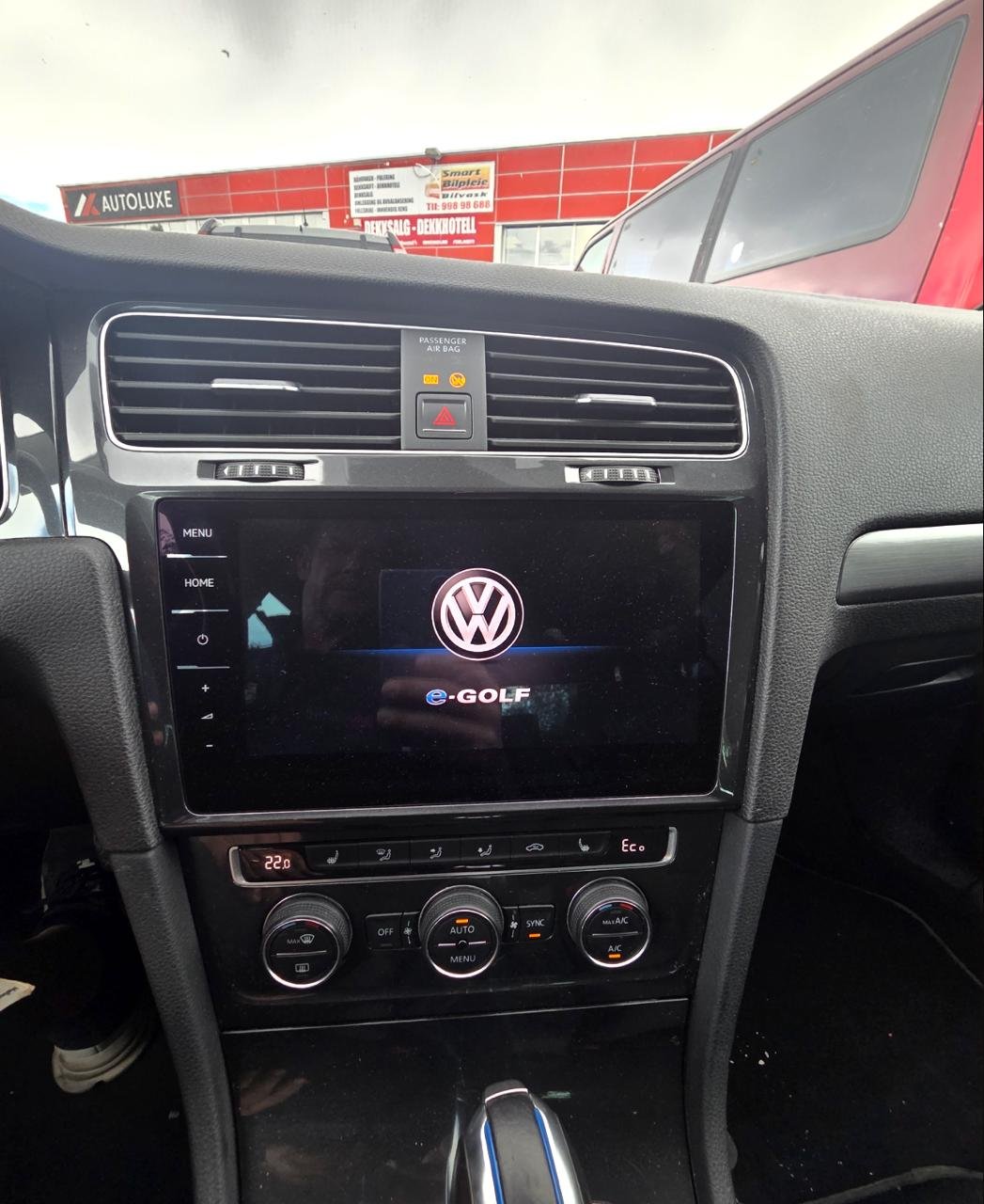 Фото - Volkswagen E-Golf #7
