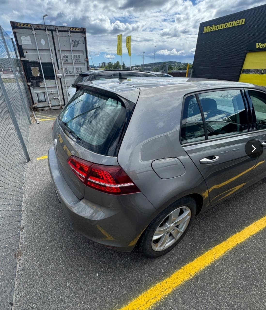 Фото - Volkswagen E-Golf #3