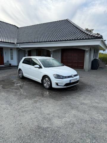 Фото - Volkswagen E-Golf #2