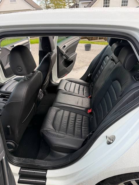Фото - Volkswagen E-Golf #8