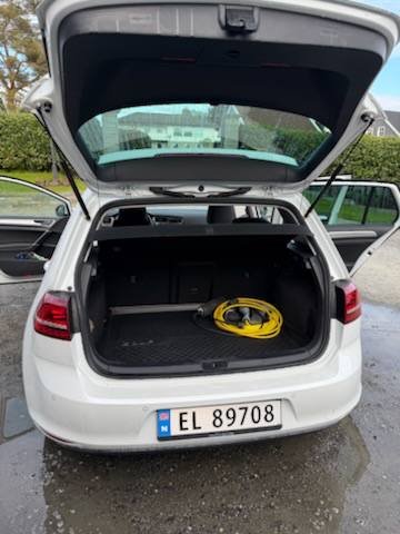 Фото - Volkswagen E-Golf #9