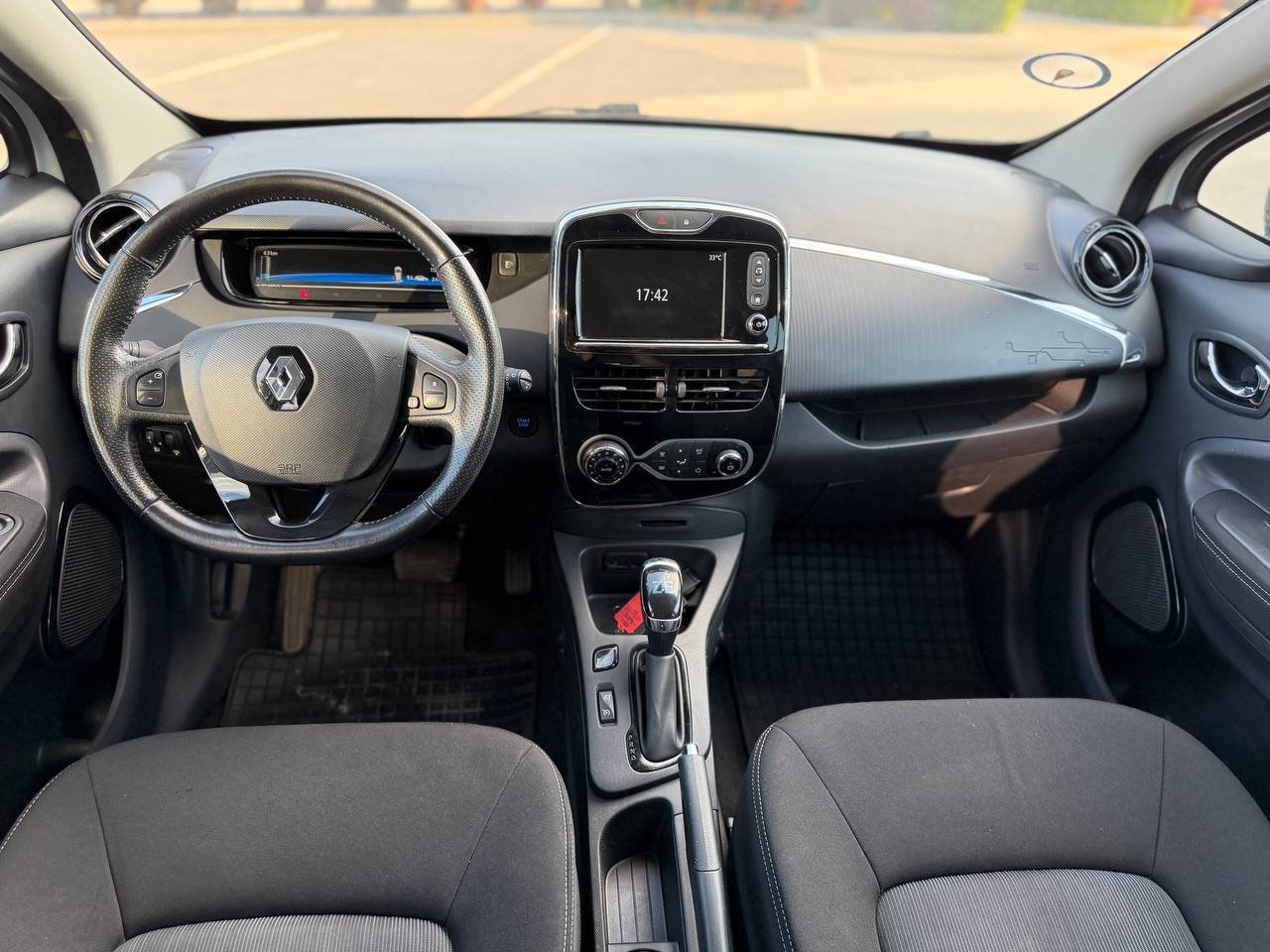 Фото - Renault ZOE #8