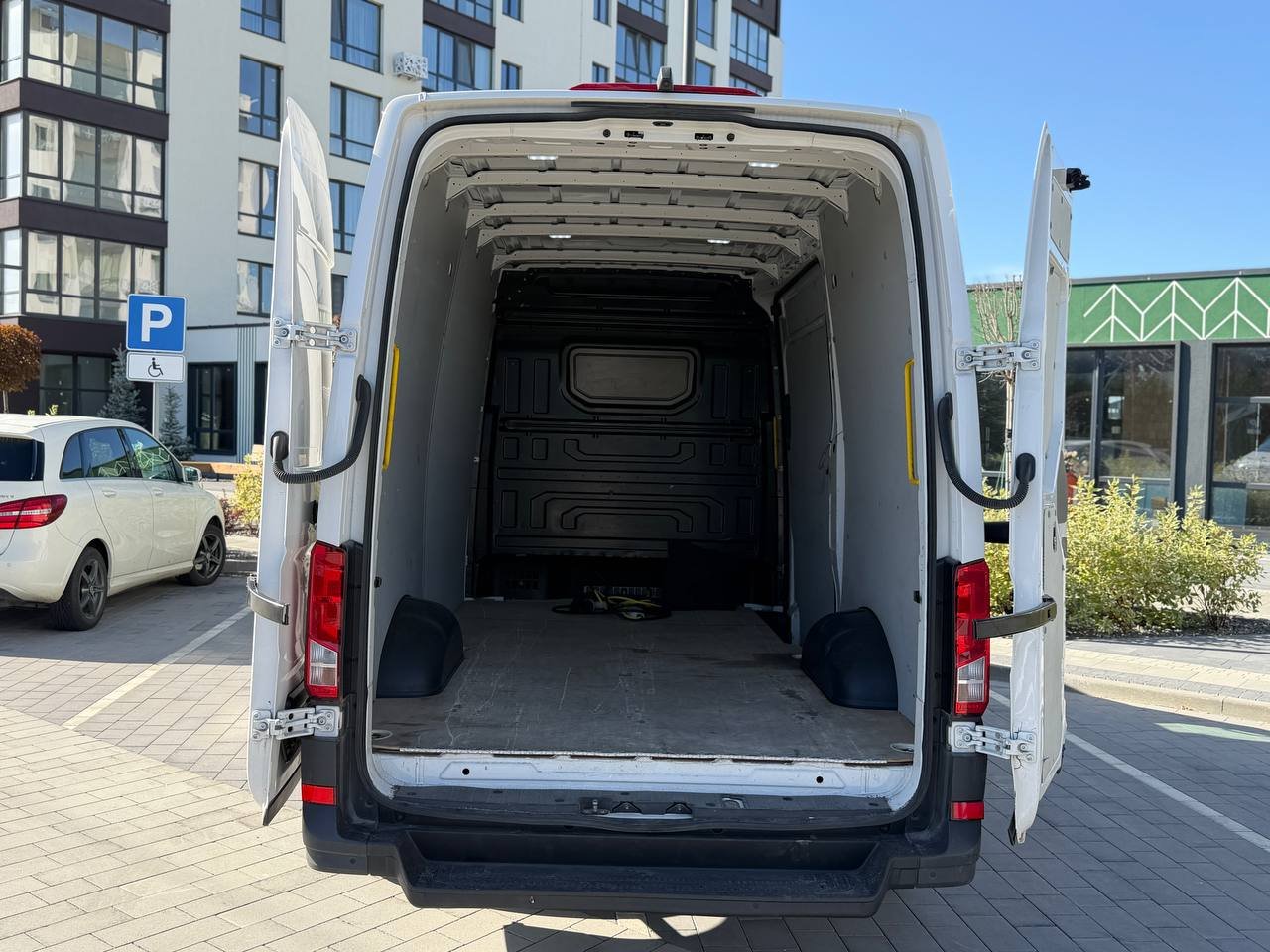 Фото - Volkswagen Crafter L3H3 #9