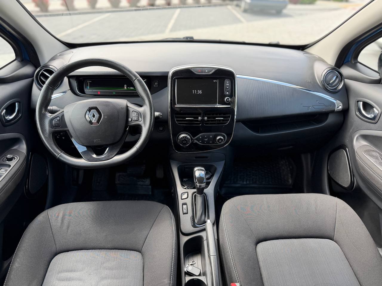 Фото - Renault ZOE #10