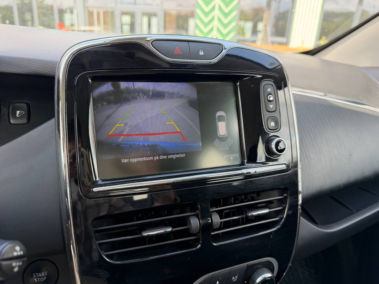 Фото - Renault ZOE #12