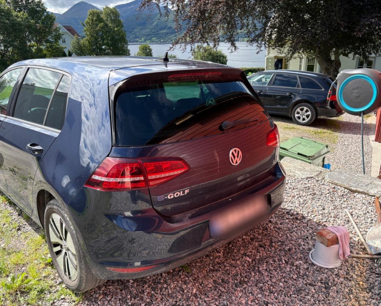 Фото - Volkswagen E-Golf #3