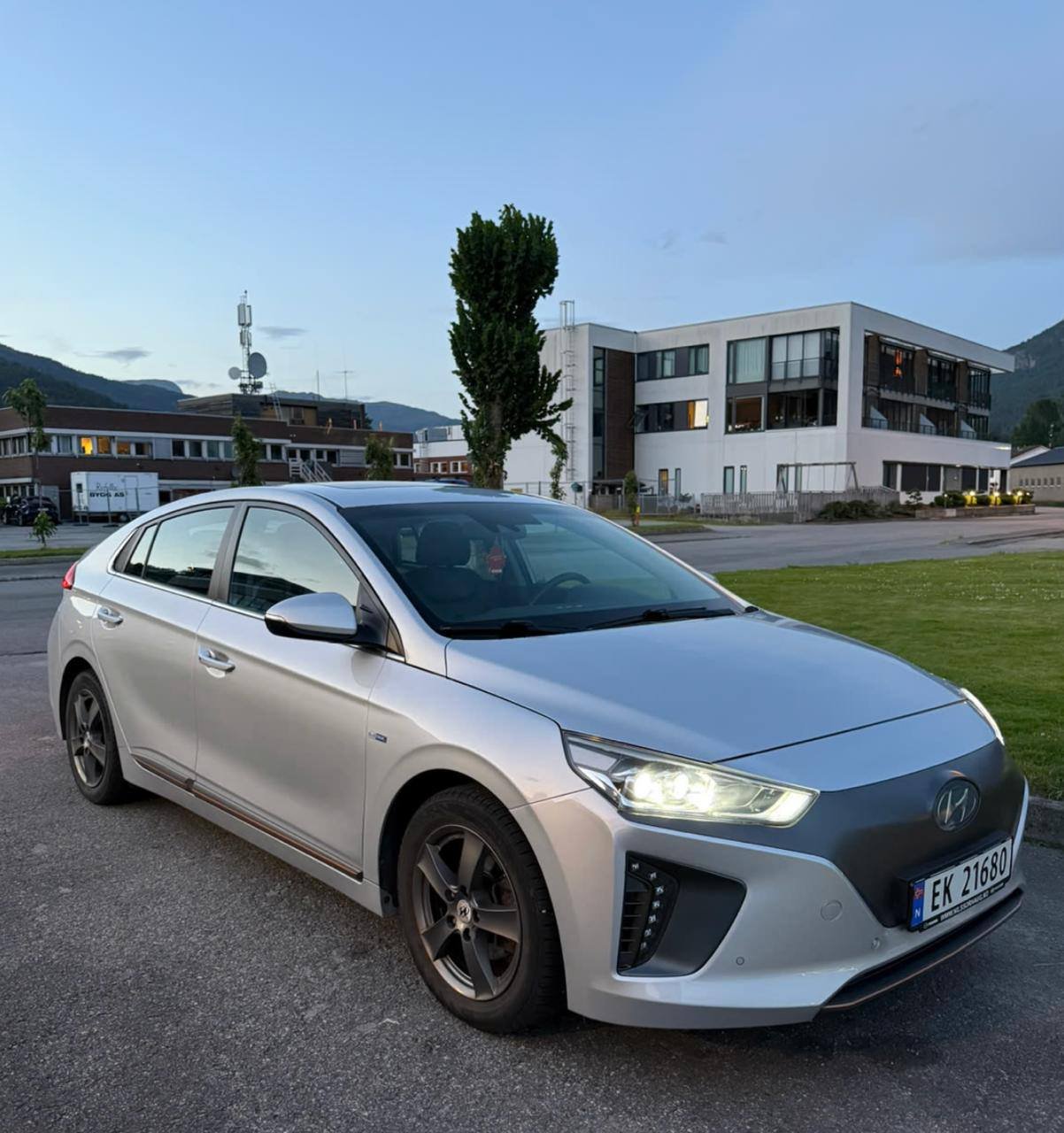 Hyundai IONIQ