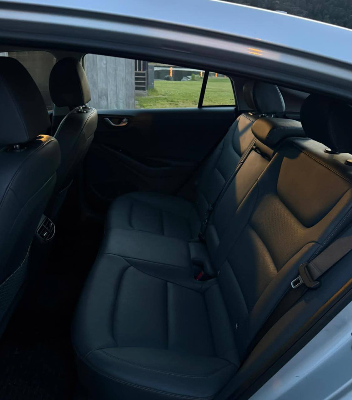 Фото - Hyundai IONIQ #9