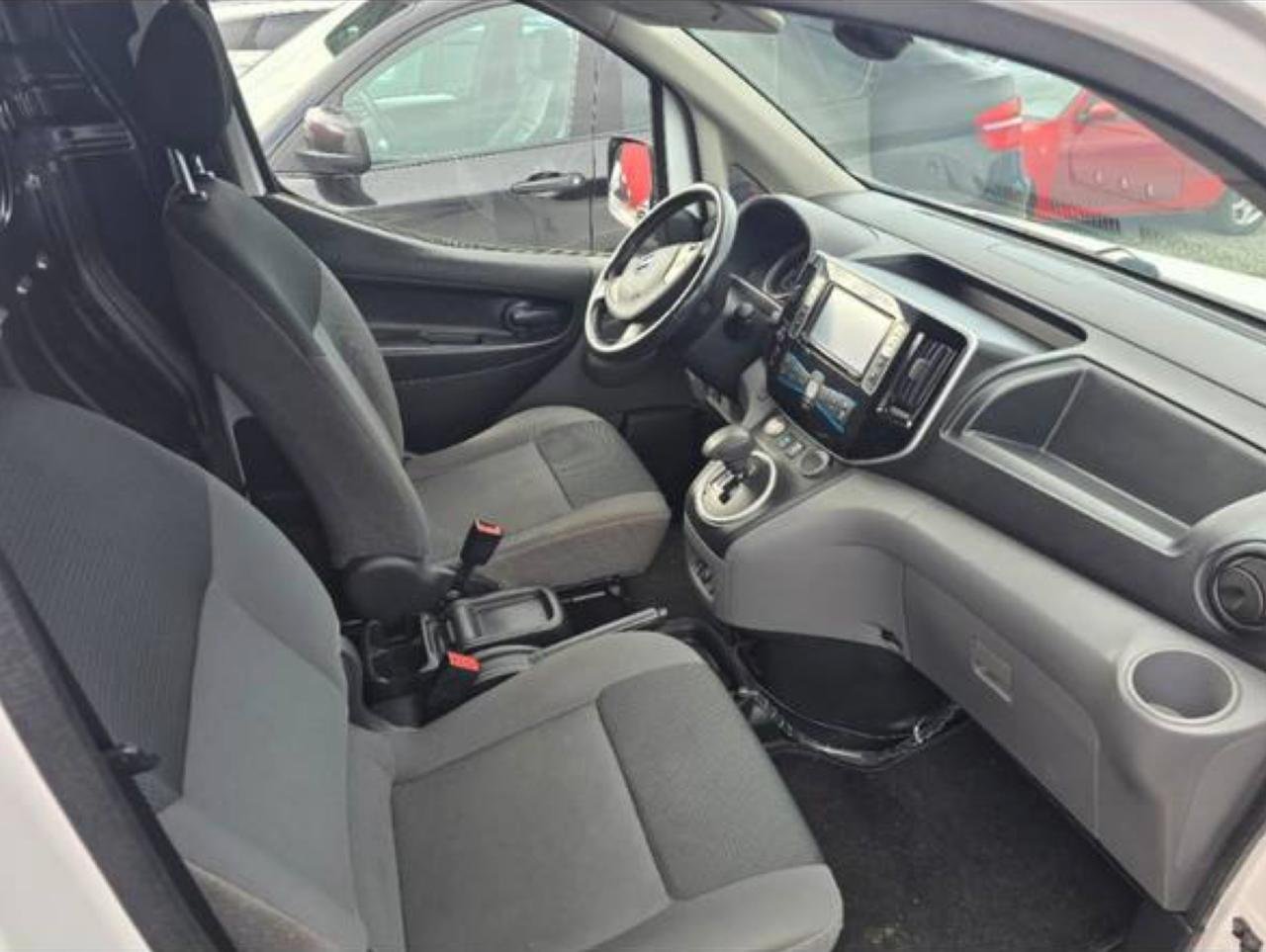 Фото - Nissan E-NV200 #4