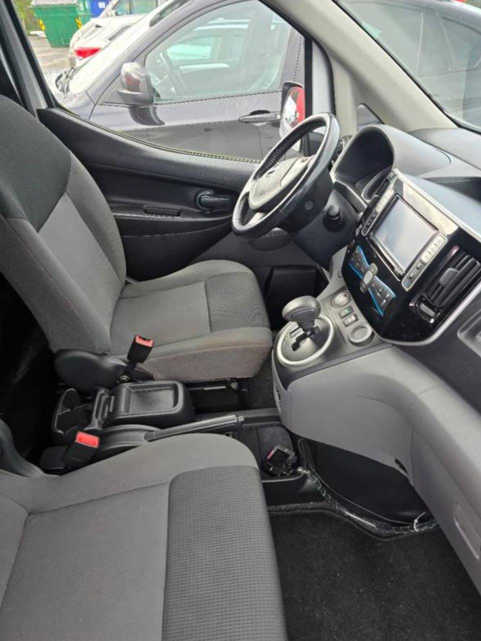 Фото - Nissan E-NV200 #5