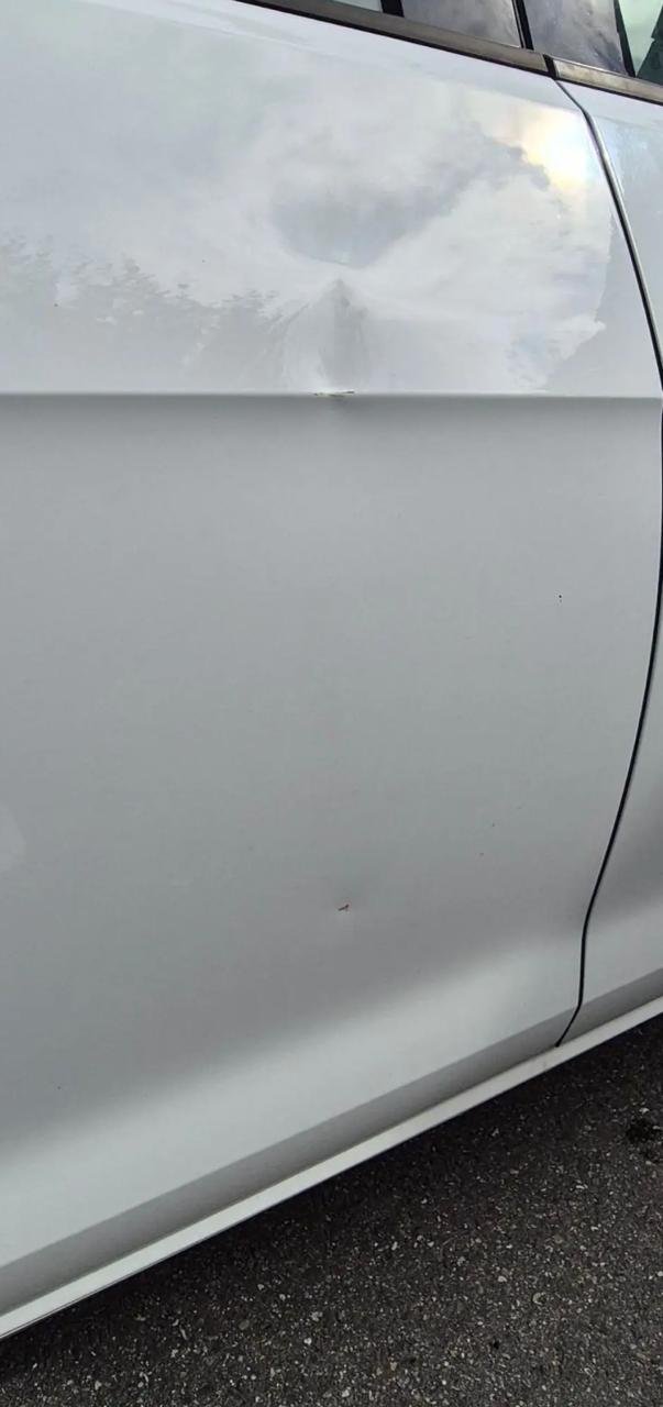 Фото - Volkswagen E-Golf #9