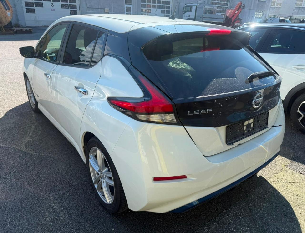 Фото - Nissan Leaf #3