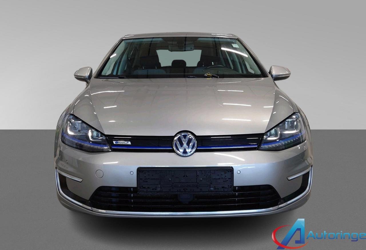 Фото - Volkswagen E-Golf #2