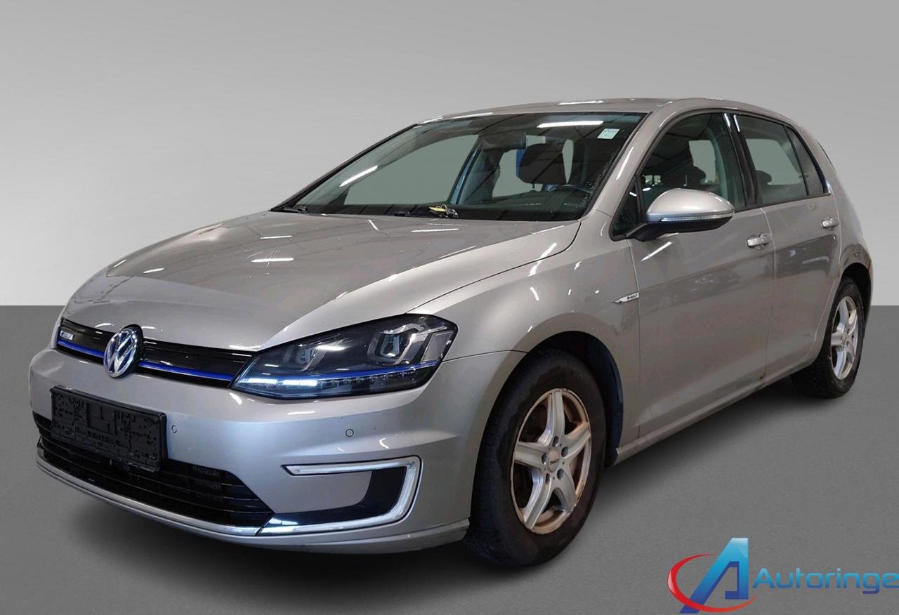 Фото - Volkswagen E-Golf #3