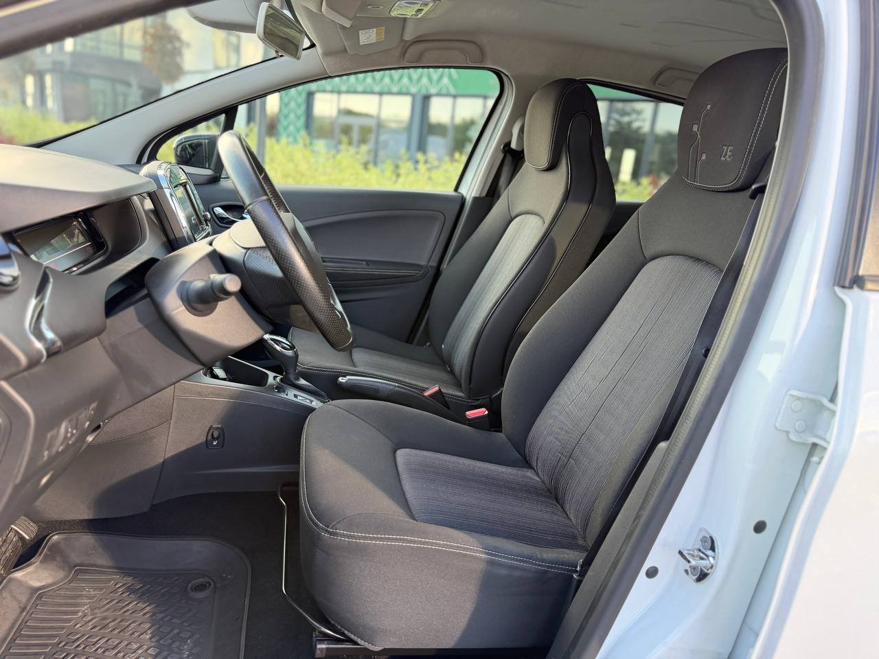 Фото - Renault ZOE #9