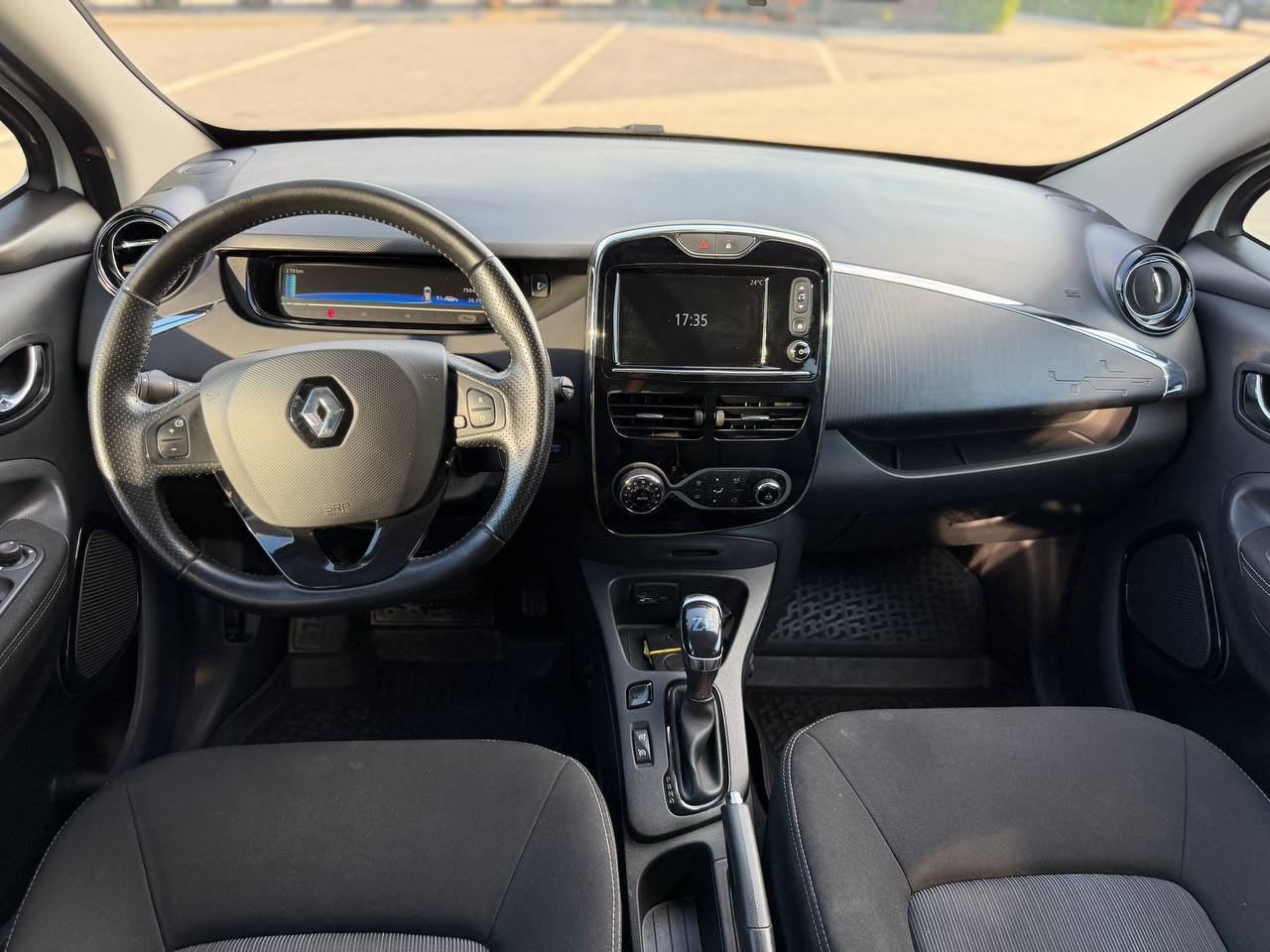 Фото - Renault ZOE #10