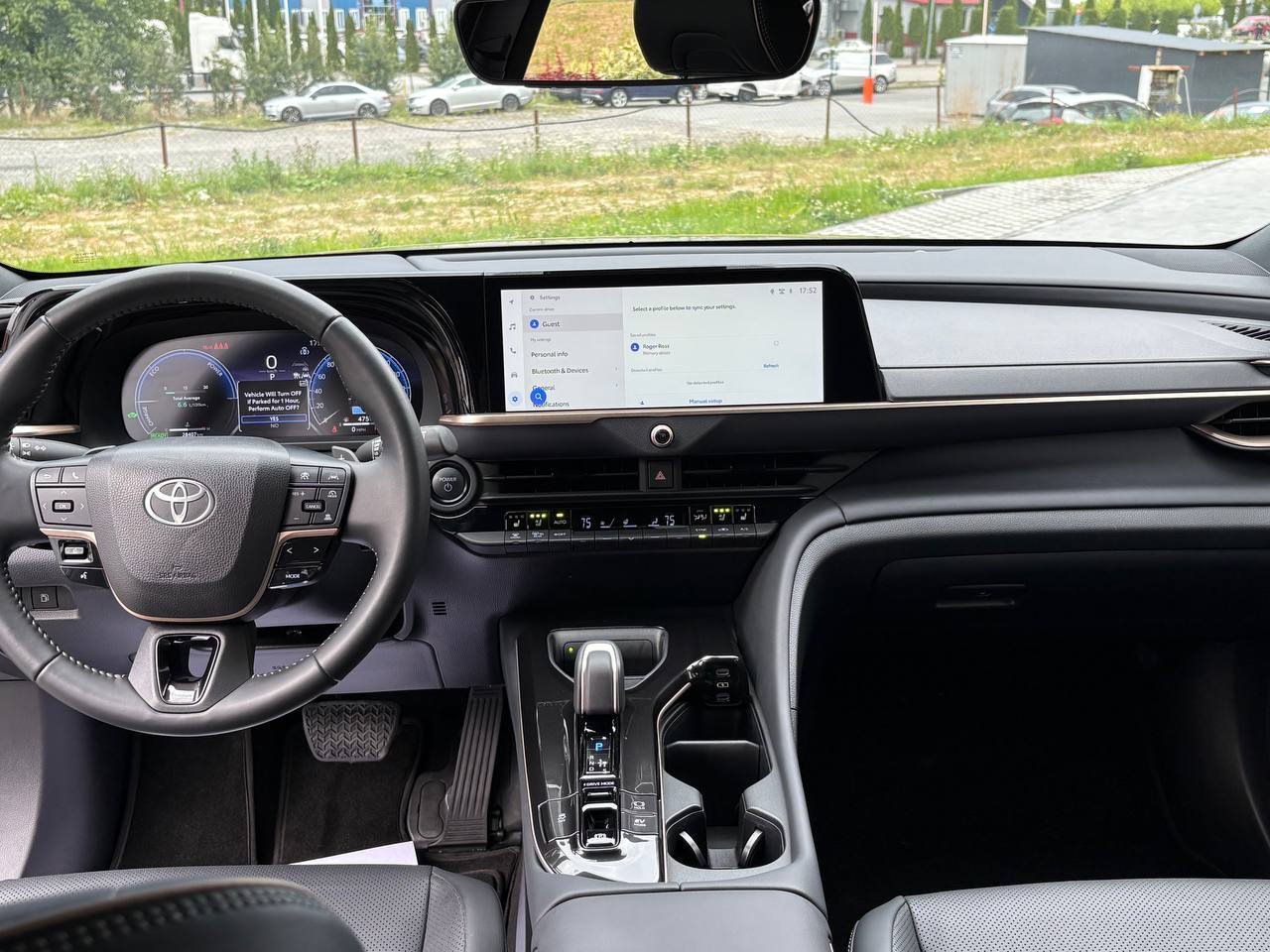 Фото - Toyota Crown Signia 2.5 Hybrid #8