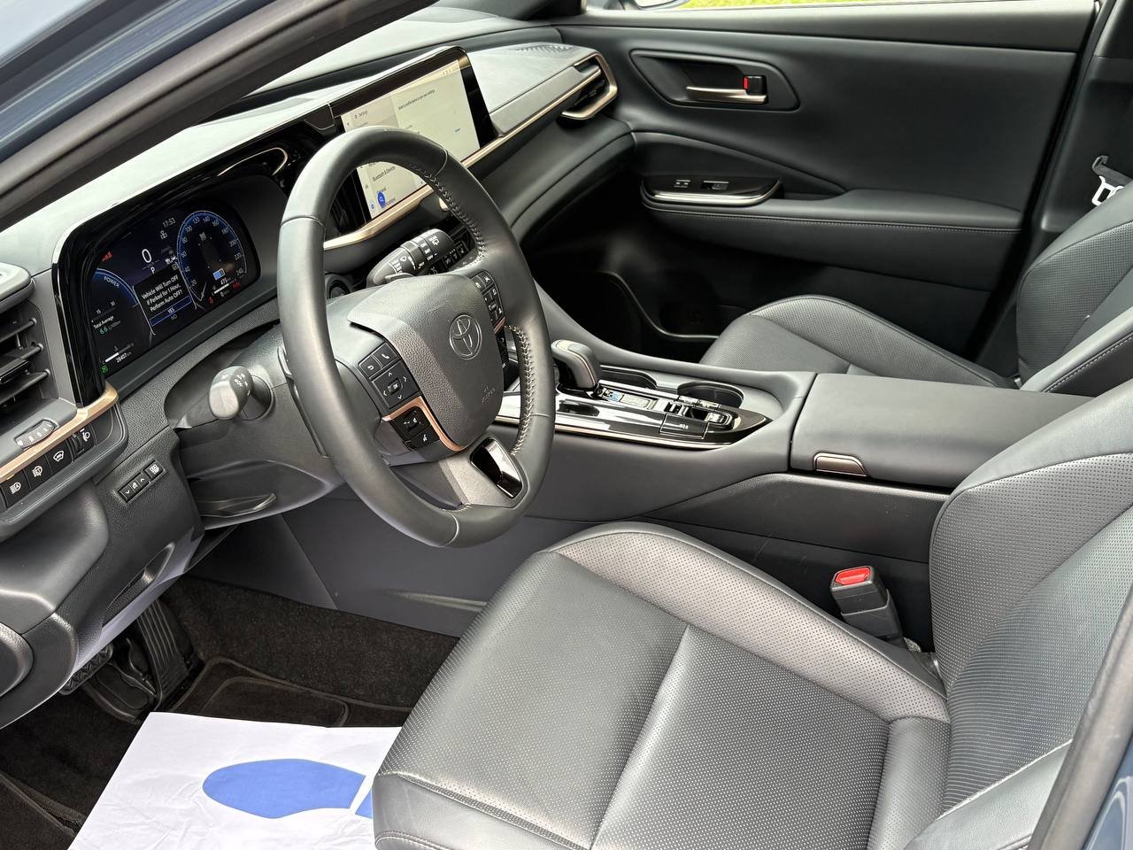 Фото - Toyota Crown Signia 2.5 Hybrid #12