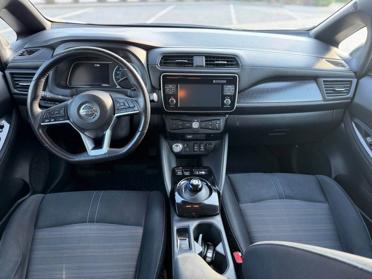 Фото - Nissan Leaf #10