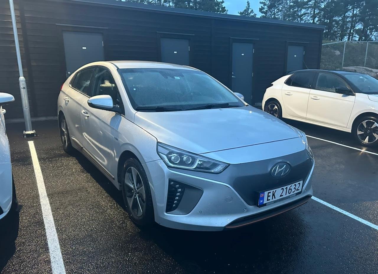 Фото - Hyundai IONIQ #2