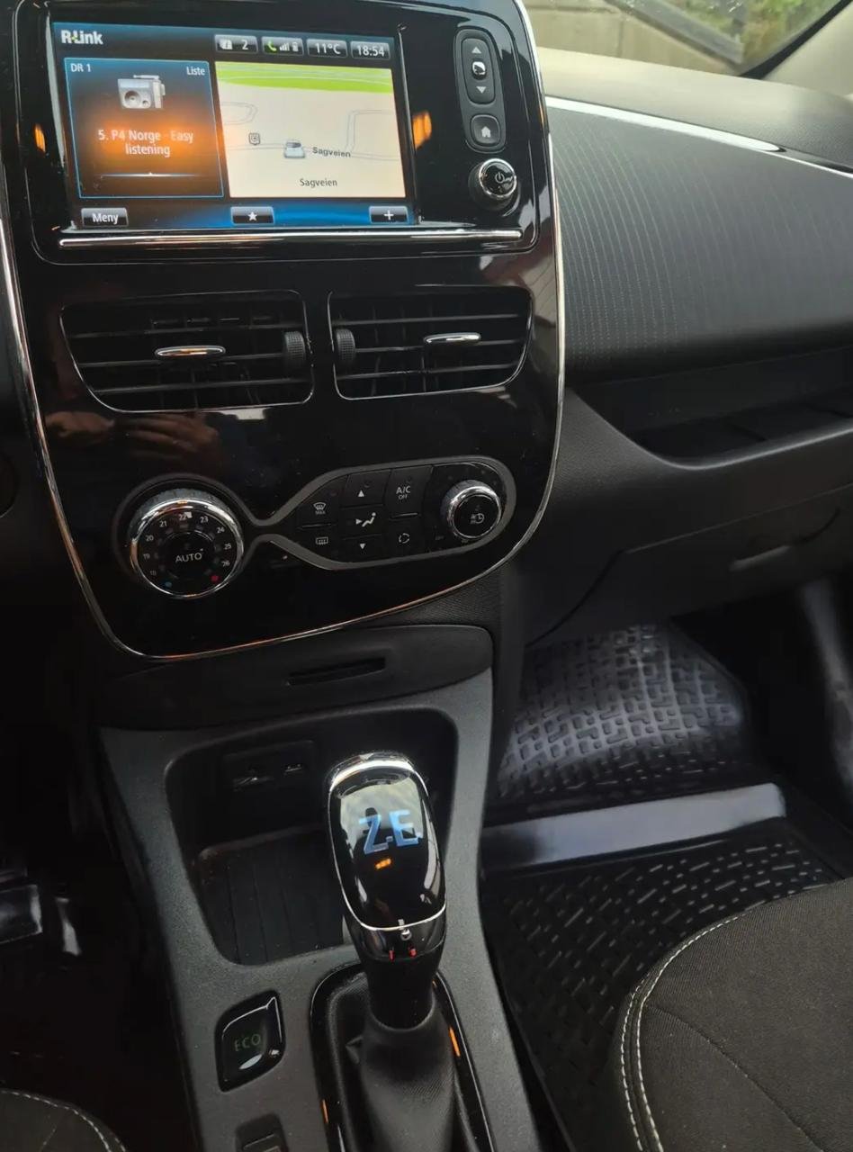 Фото - Renault ZOE #5