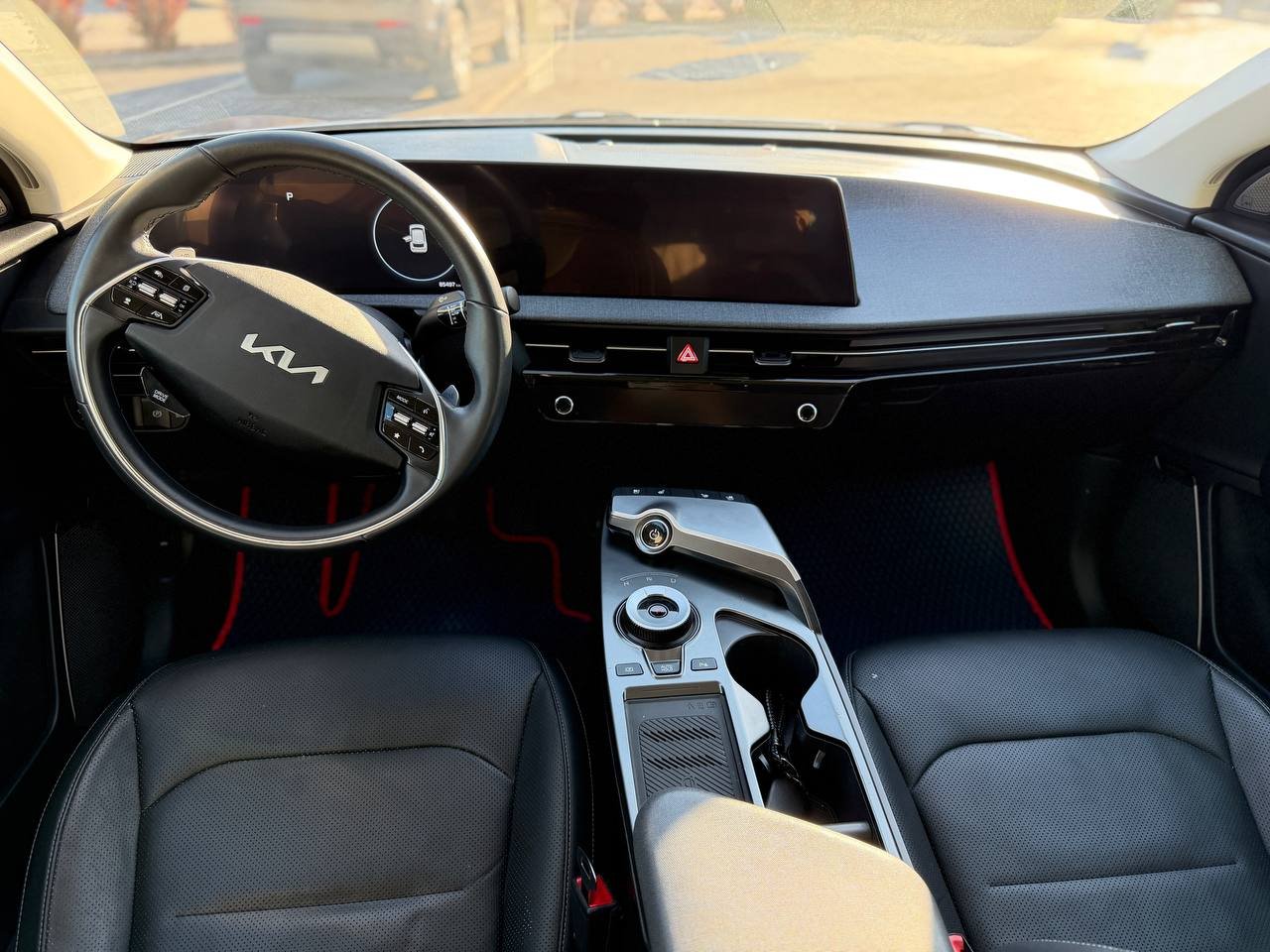 Фото - Kia EV6 #8