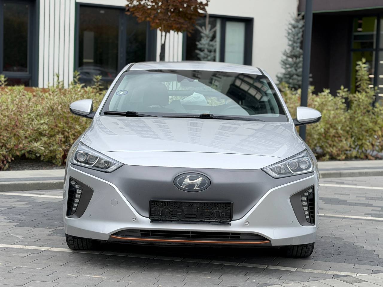Фото - Hyundai IONIQ #2