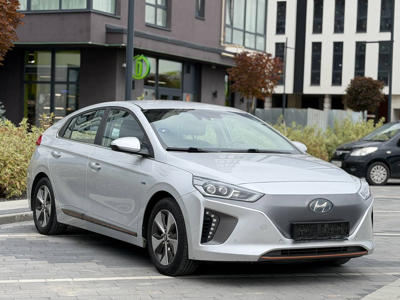 Фото - Hyundai IONIQ #3
