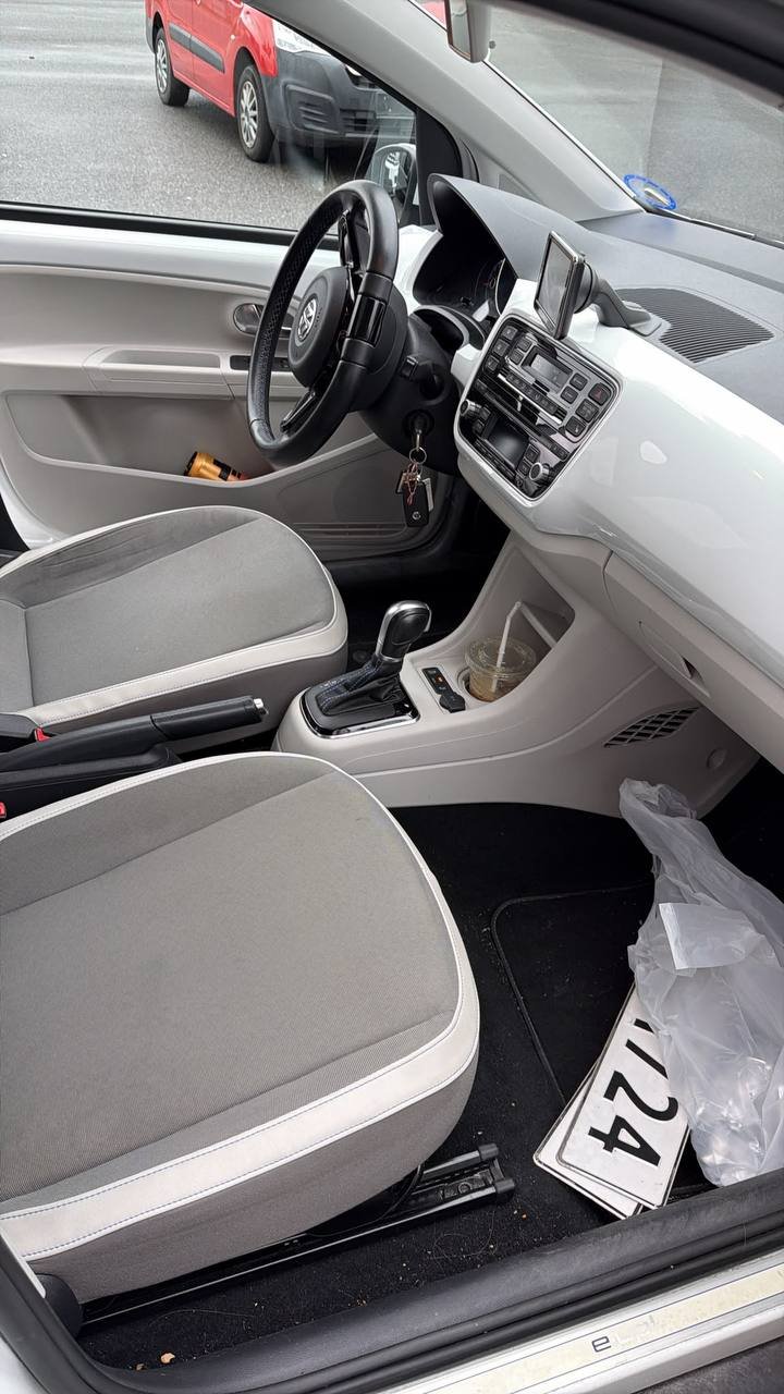 Фото - Volkswagen up! #7