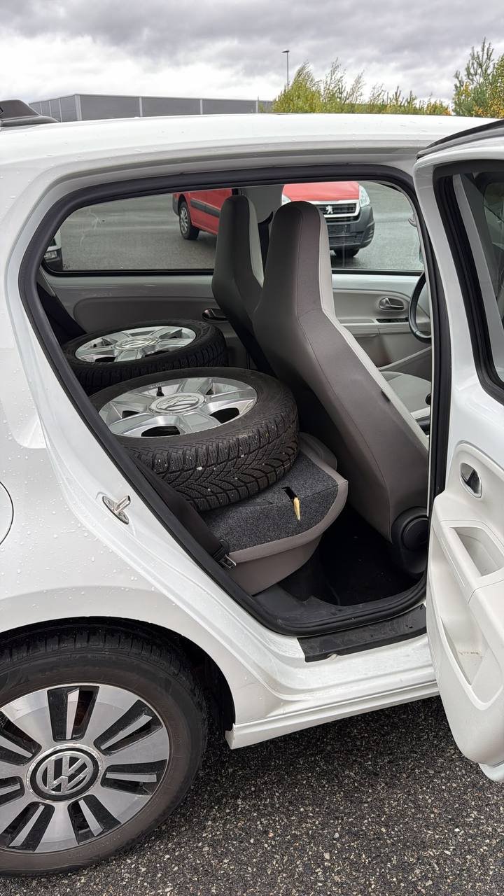 Фото - Volkswagen up! #8