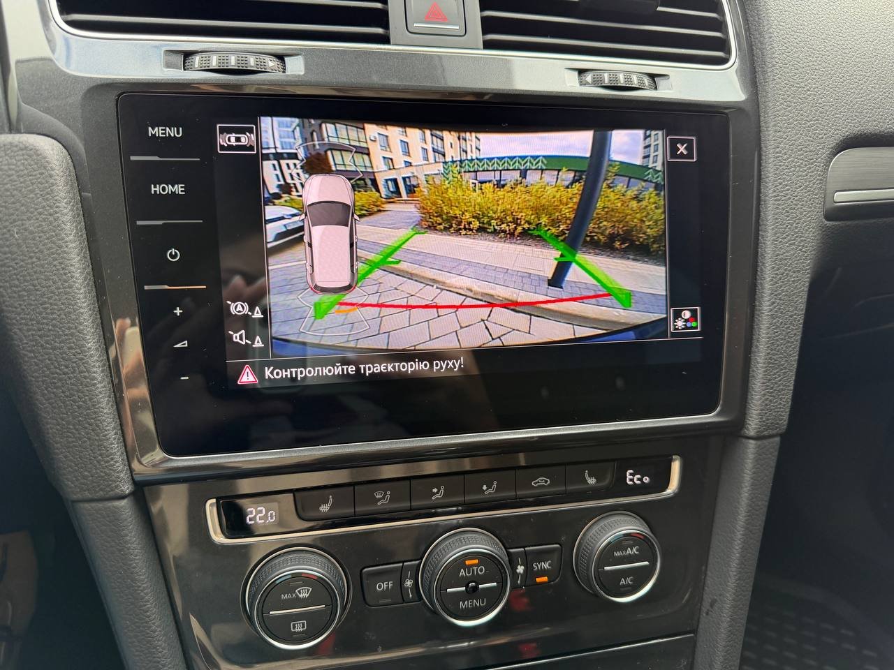 Фото - Volkswagen E-Golf #8