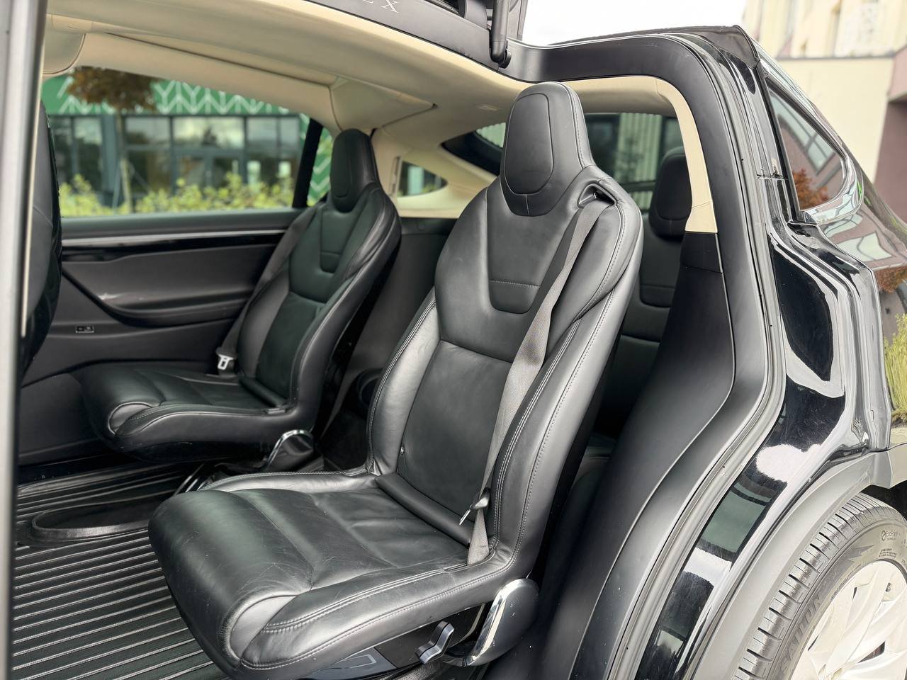 Фото - Tesla Model X #8