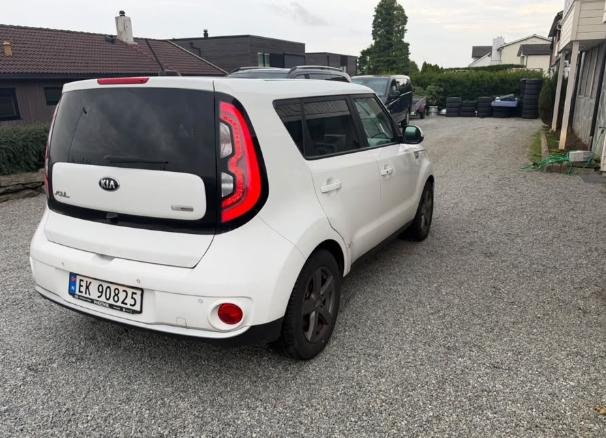 Фото - Kia E-Soul #5