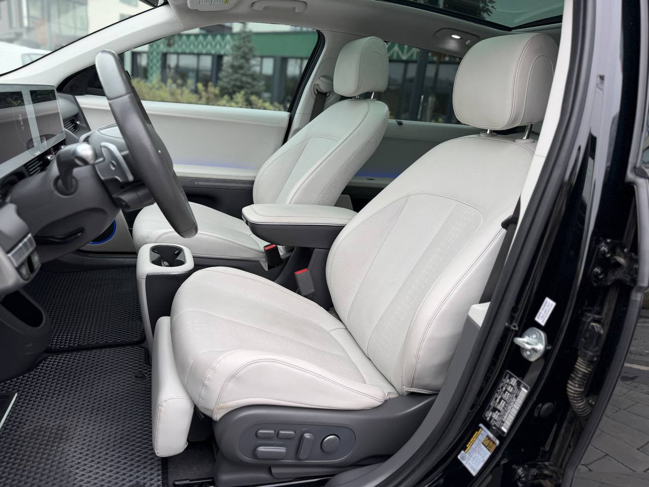 Фото - Hyundai IONIQ 5 #9