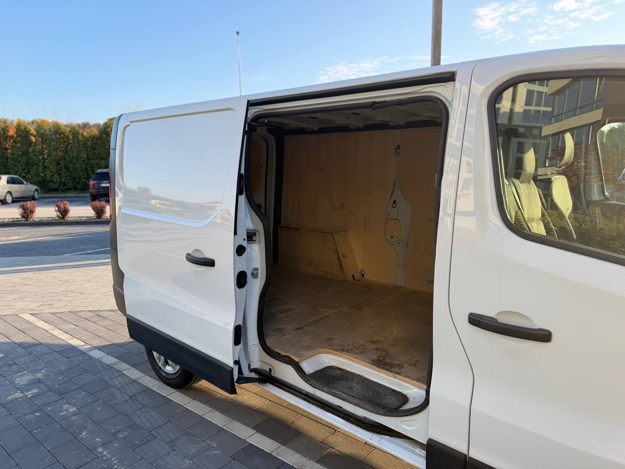 Фото - Renault Trafic 2.0 Diesel #11