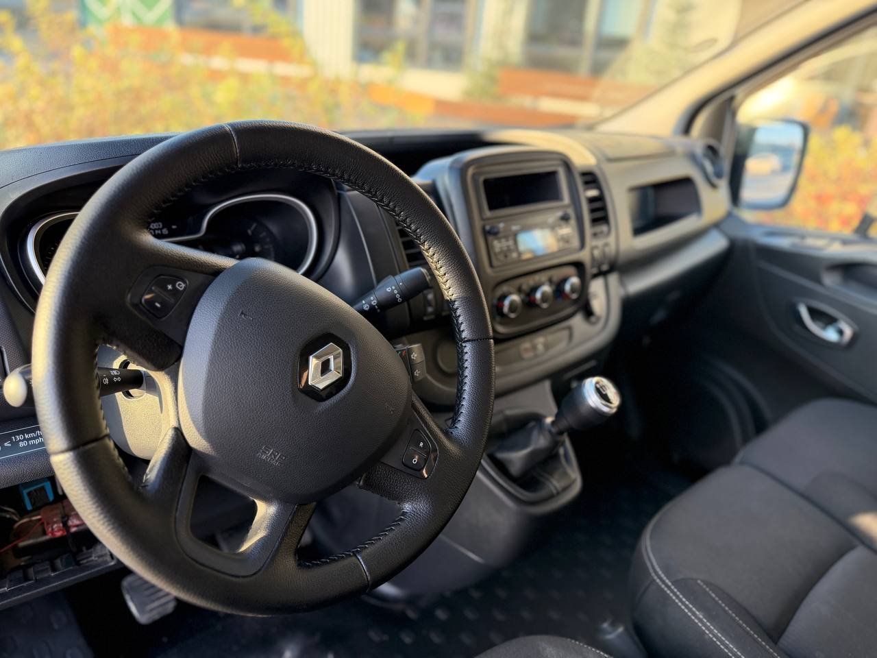 Фото - Renault Trafic 2.0 Diesel #9